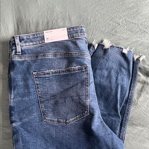 American Eagle Strigid Mom Jeans
